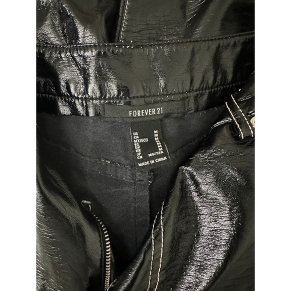 Forever 21 Glossy Crinkle Faux Leather Straight Leg Pants M - Picture 5 of 5